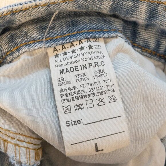 Distressed High-Waisted Light Wash Denim Shorts – Size L - Picture 3 of 3